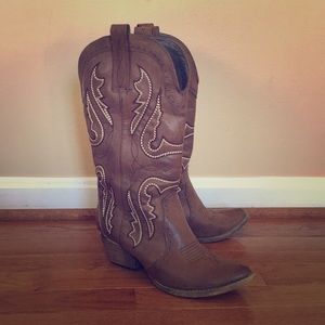 Adorable Cowboy Boots!